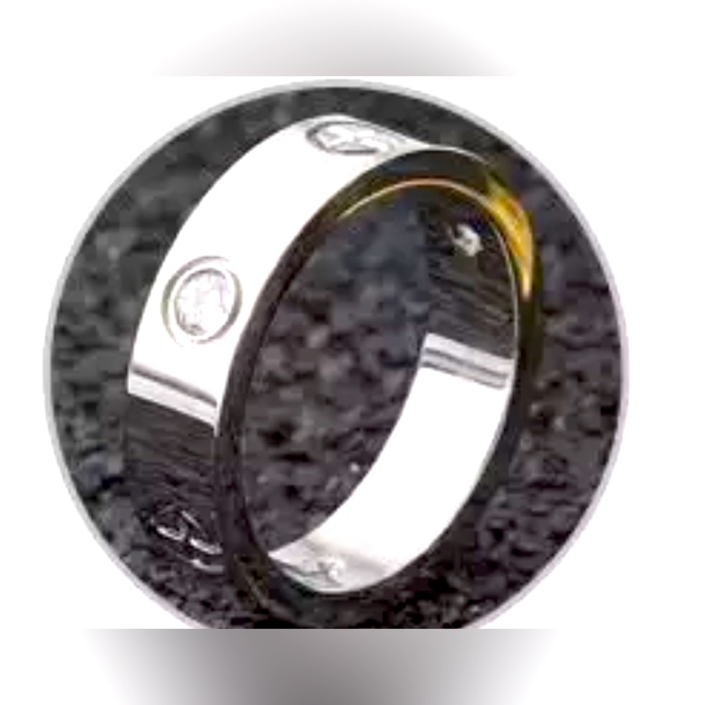 Love ring - Picture 2 of 3